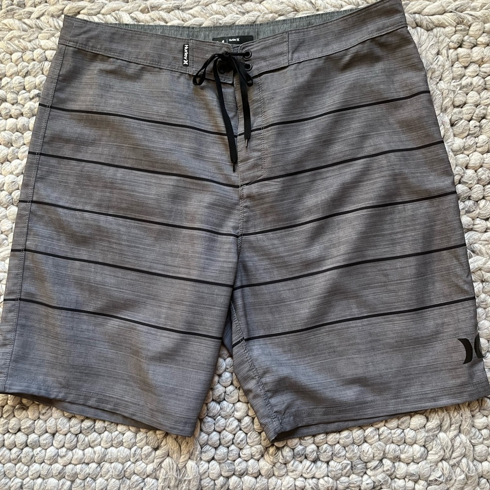 Hurley gray with black stripe board shorts